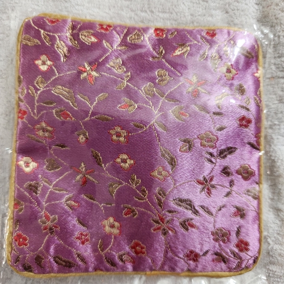 1 Pouch & Bracelet Set: NIP Pouch w/ zipper 5" X 5" & 1 Stretchy Bracelet - Picture 4 of 4